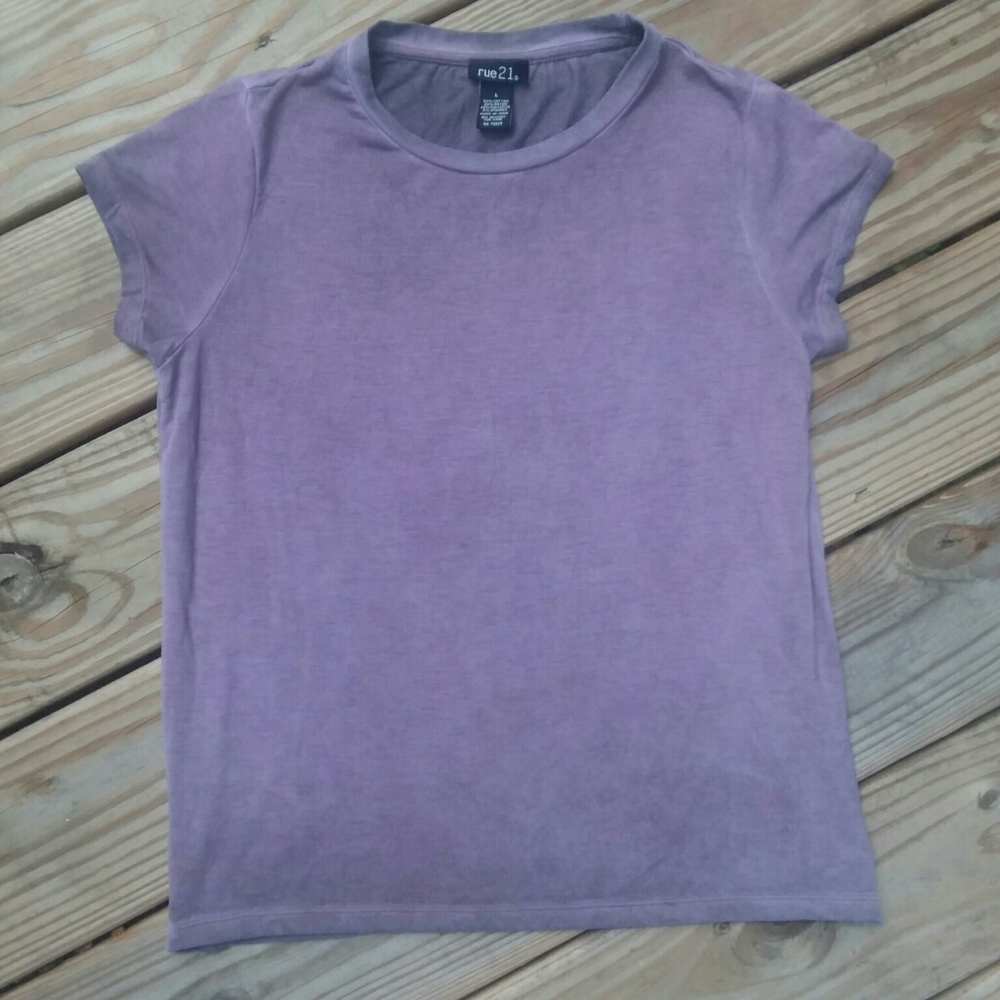 ⭐️ Rue21 Shirt/Size Large
